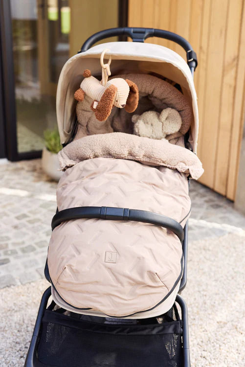 Embossed ▪ Voetenzak buggy/kinderwagen Milky Coffee
