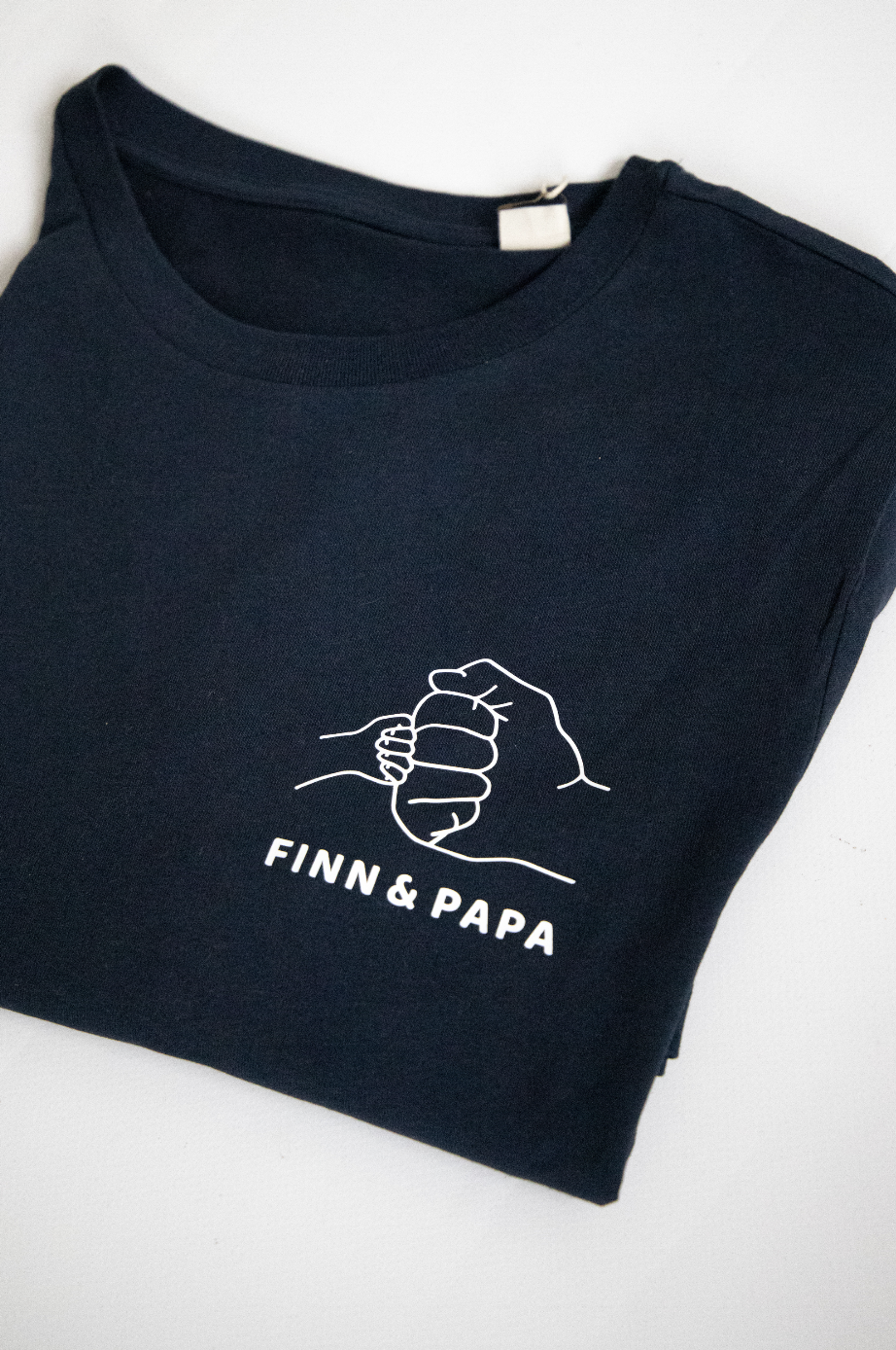 T-shirt met vuist(jes) ▪ bedrukt