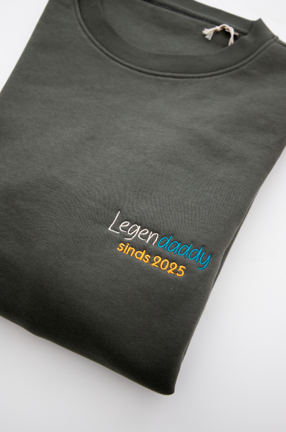 Uniseks sweater eigen ontwerp - met borduring