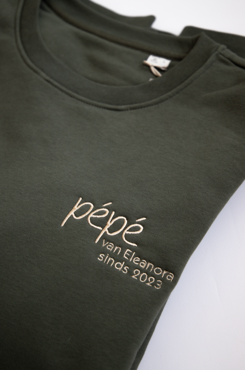 Uniseks sweater eigen ontwerp - met borduring
