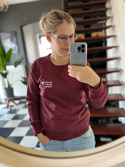 Moeder needs a rosé'ken ▪ Sweater / Hoodie