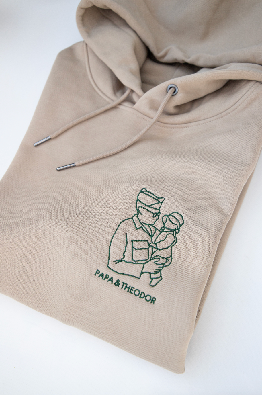 Sweater/hoodie met lijntekening ▪ geborduurd