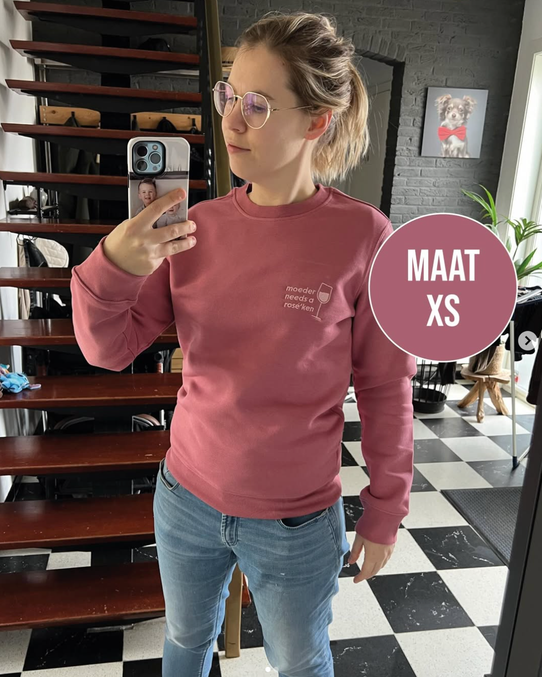 Moeder needs a rosé'ken ▪ Sweater / Hoodie